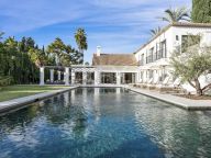 Villa for sale in Nueva Andalucia