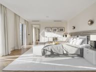 Villa for sale in Nueva Andalucia