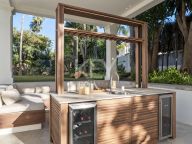 Villa for sale in Nueva Andalucia