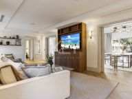 Villa for sale in Nueva Andalucia