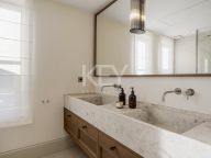 Villa for sale in Nueva Andalucia