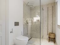 Villa for sale in Nueva Andalucia