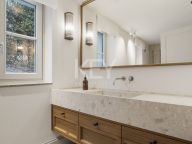 Villa for sale in Nueva Andalucia