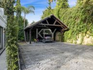 Villa for sale in Nueva Andalucia