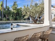 Villa for sale in Nueva Andalucia