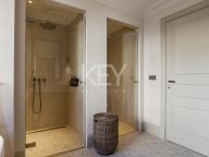 Villa for sale in Nueva Andalucia