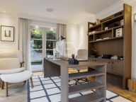 Villa for sale in Nueva Andalucia