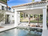 Villa for sale in Nueva Andalucia