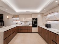 Villa for sale in La Cerquilla, Nueva Andalucia