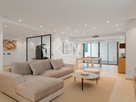 Villa for sale in La Cerquilla, Nueva Andalucia