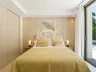 Villa for sale in La Cerquilla, Nueva Andalucia