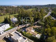 Villa for sale in La Cerquilla, Nueva Andalucia