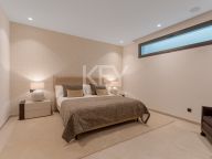 Villa for sale in La Cerquilla, Nueva Andalucia