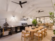 Villa for sale in La Cerquilla, Nueva Andalucia