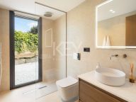 Villa for sale in El Paraiso, Estepona