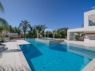 Villa en venta en El Paraiso, Estepona