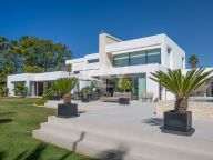 Villa en venta en El Paraiso, Estepona