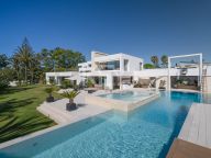 Villa en venta en El Paraiso, Estepona