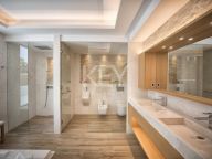 Villa en venta en El Paraiso, Estepona