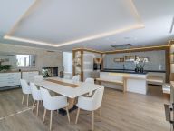 Villa en venta en El Paraiso, Estepona