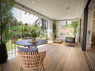 Villa en venta en El Paraiso, Estepona