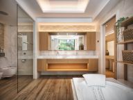 Villa en venta en El Paraiso, Estepona