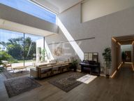 Villa en venta en El Paraiso, Estepona