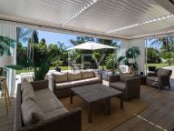 Villa en venta en El Paraiso, Estepona