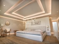 Villa en venta en El Paraiso, Estepona