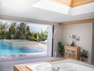 Villa en venta en El Paraiso, Estepona