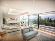 Villa en venta en El Paraiso, Estepona