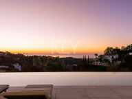 Villa for sale in El Madroñal, Benahavis