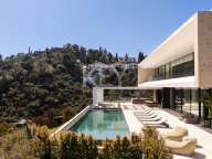 Villa for sale in El Madroñal, Benahavis