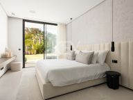 Villa for sale in El Madroñal, Benahavis