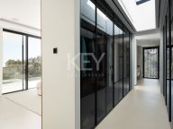 Villa for sale in El Madroñal, Benahavis