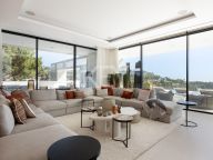 Villa for sale in El Madroñal, Benahavis