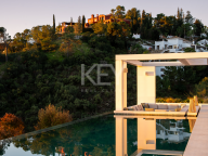 Villa for sale in El Madroñal, Benahavis