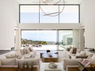 Villa for sale in El Madroñal, Benahavis