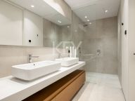 Villa for sale in El Madroñal, Benahavis