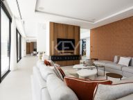 Villa for sale in El Madroñal, Benahavis