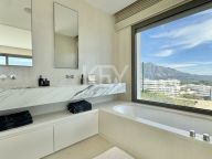 Apartment for sale in La Quinta, Benahavis