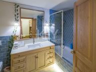 Villa for sale in Aloha, Nueva Andalucia