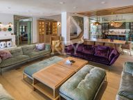 Villa for sale in Aloha, Nueva Andalucia