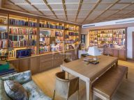 Villa for sale in Aloha, Nueva Andalucia