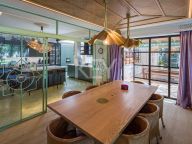 Villa for sale in Aloha, Nueva Andalucia