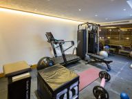 Villa for sale in Aloha, Nueva Andalucia