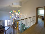 Villa for sale in Aloha, Nueva Andalucia