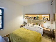 Villa for sale in Aloha, Nueva Andalucia