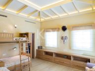 Villa for sale in Aloha, Nueva Andalucia