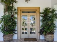 Villa for sale in Aloha, Nueva Andalucia